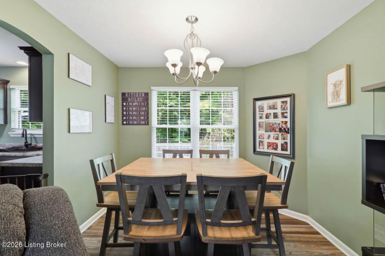 Listing Image 7