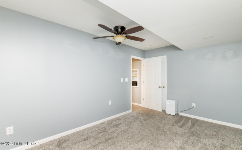 Listing Image 79