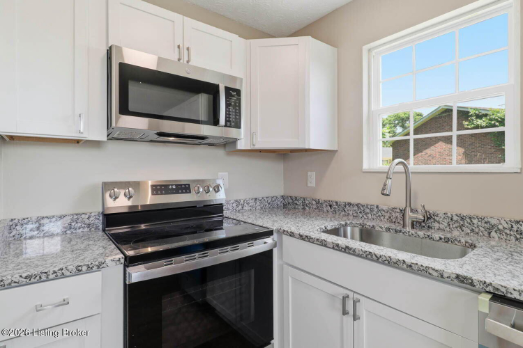 Listing Image 16