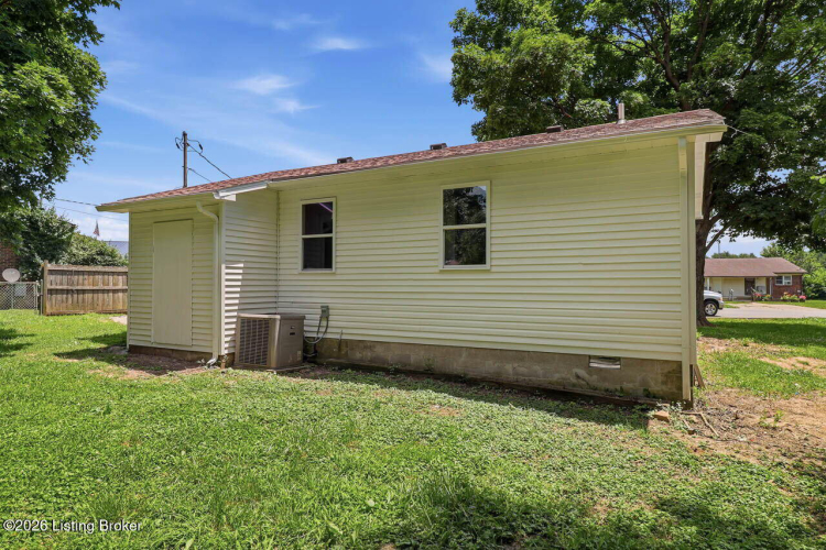 Listing Image 28