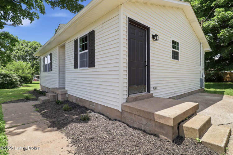 Listing Image 5