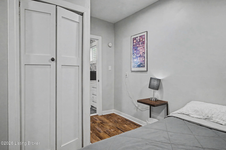 Listing Image 19