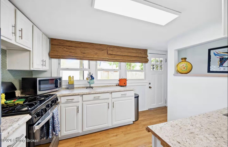 Listing Image 13