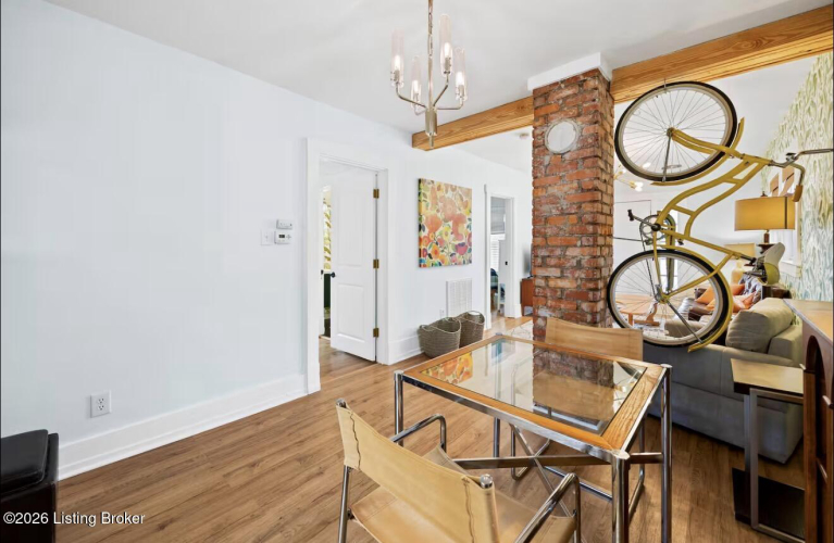 Listing Image 10