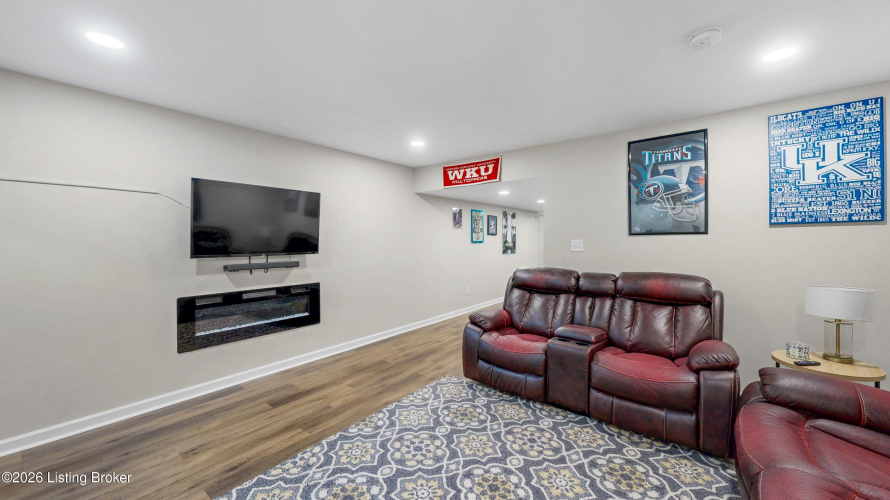 Listing Image 23