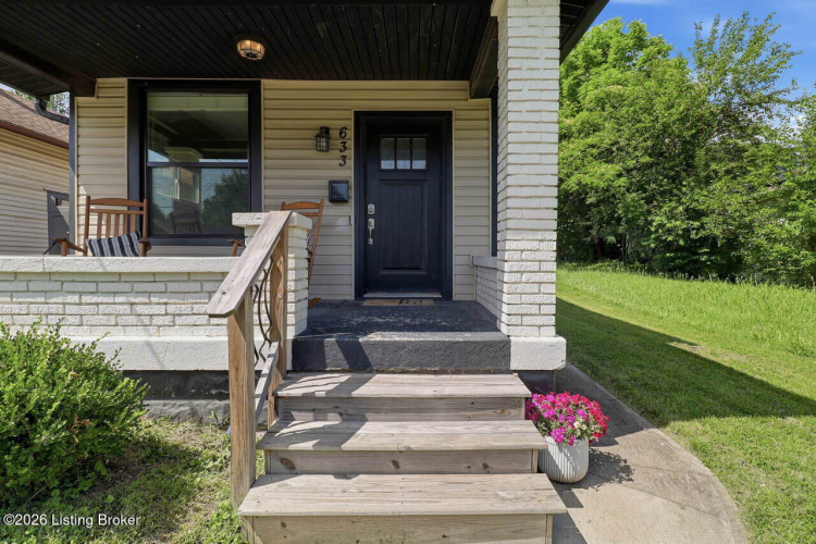 Listing Image 4
