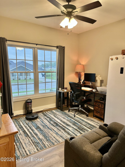 Listing Image 17