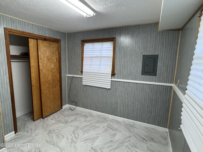 Listing Image 28