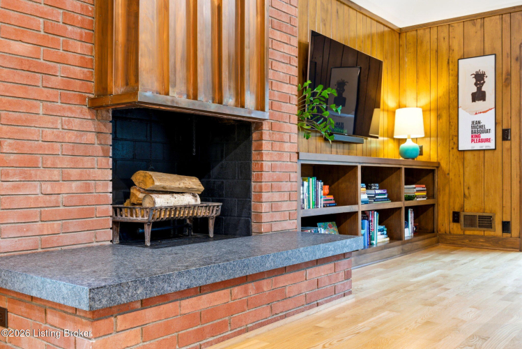 Listing Image 15