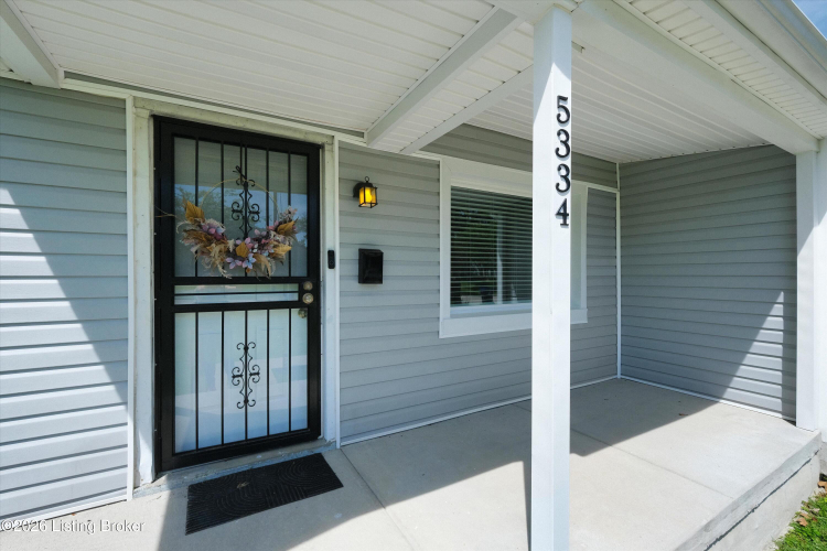 Listing Image 4