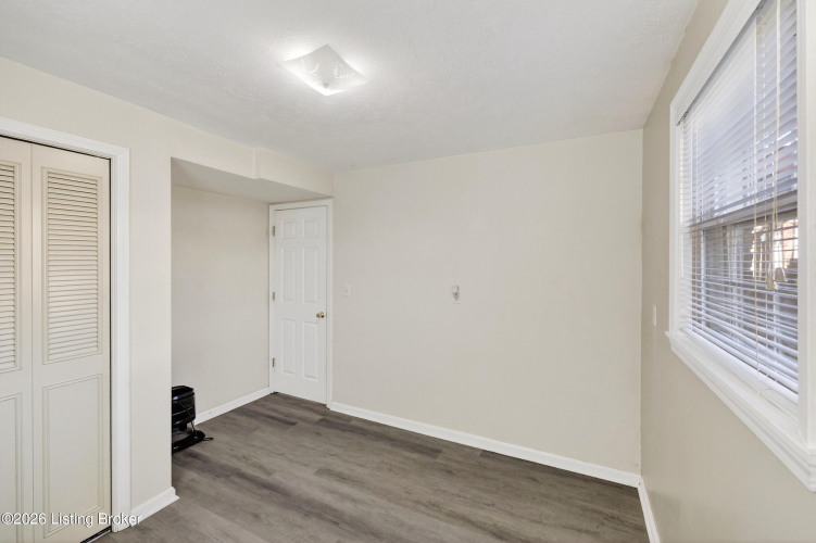 Listing Image 37