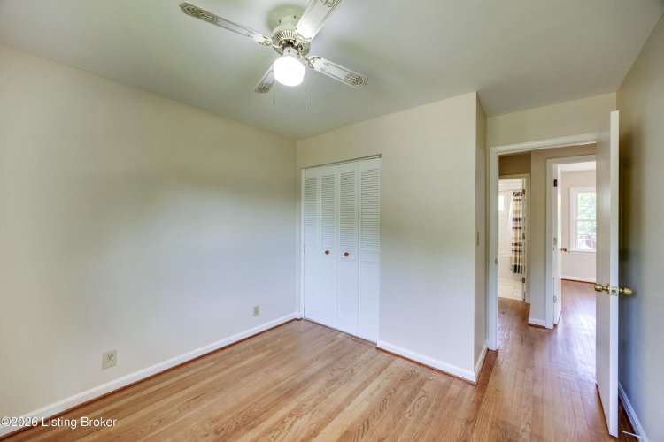 Listing Image 16