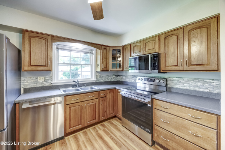 Listing Image 8