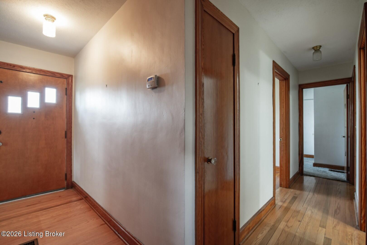 Listing Image 28