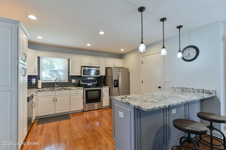 Listing Image 13