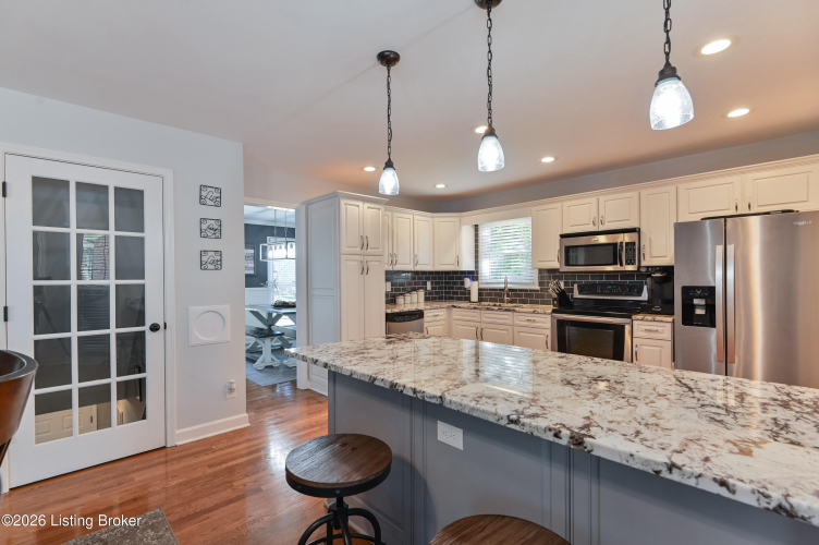 Listing Image 14
