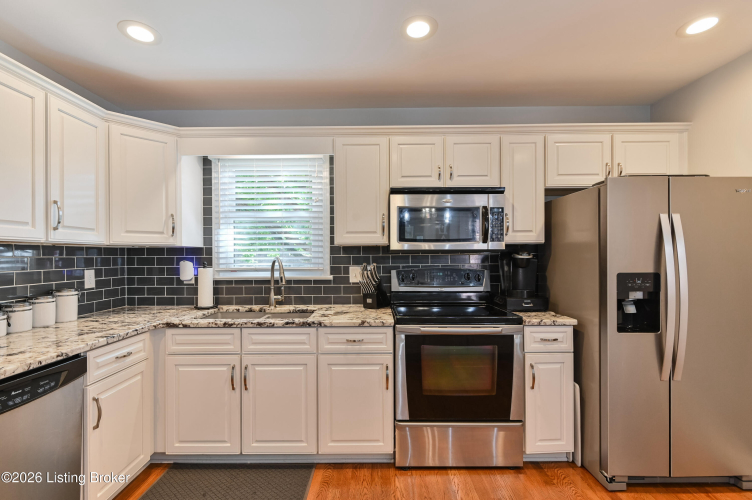 Listing Image 15