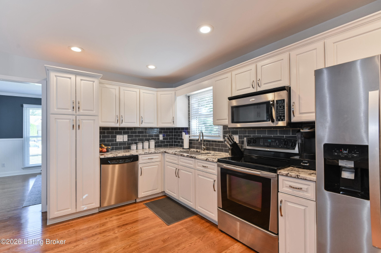 Listing Image 16