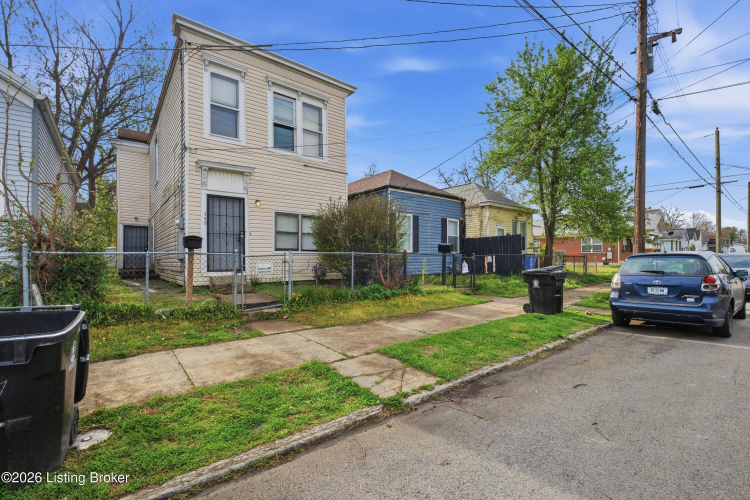 Listing Image 4