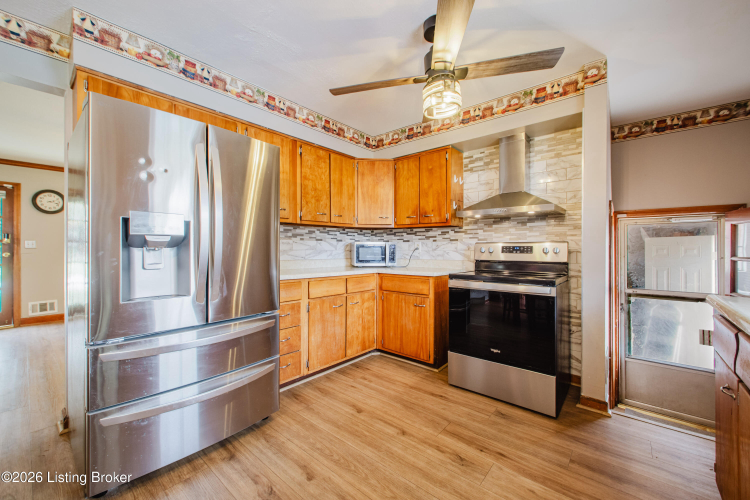 Listing Image 9