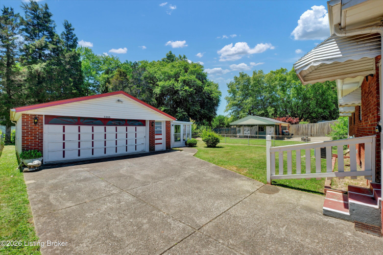 Listing Image 6