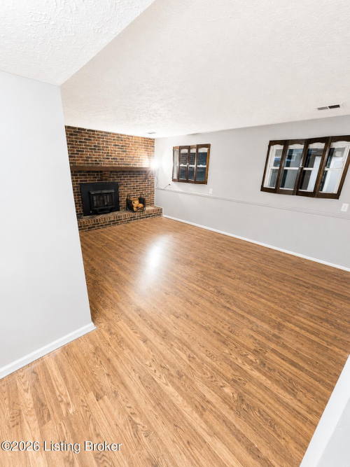 Listing Image 36