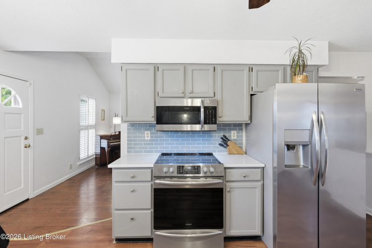 Listing Image 11