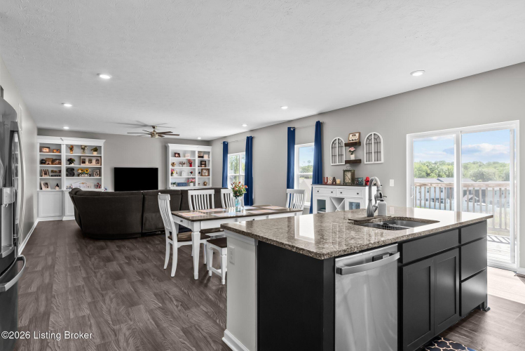 Listing Image 17