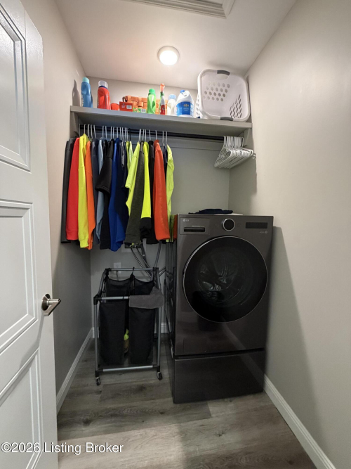 Listing Image 16