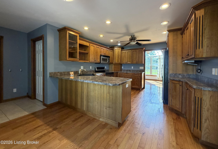 Listing Image 14