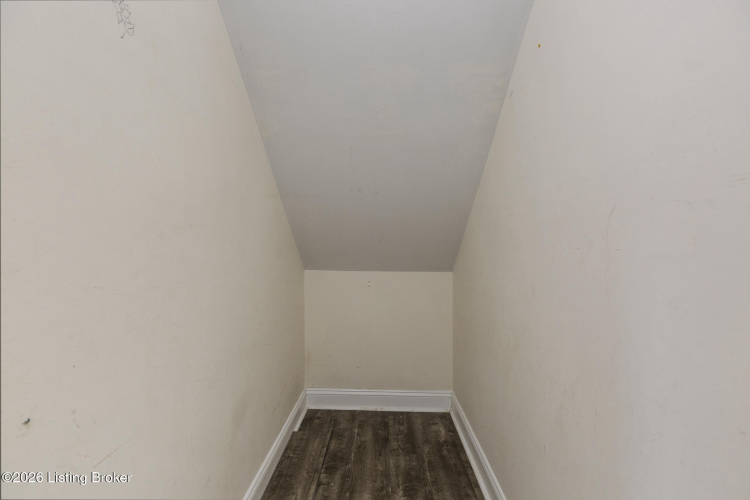 Listing Image 71