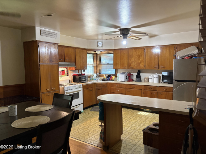 Listing Image 18