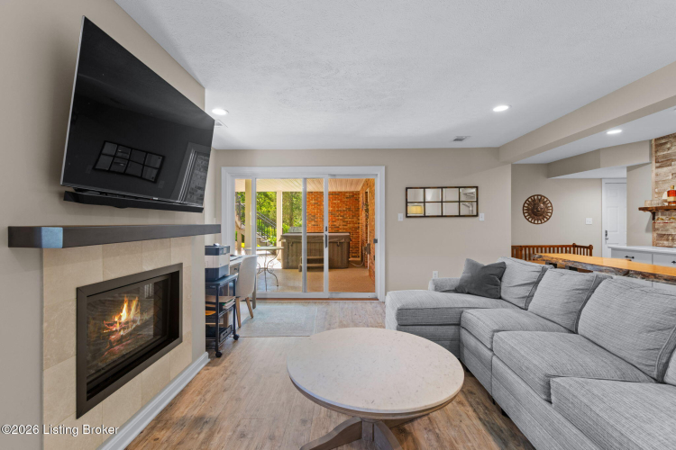 Listing Image 59