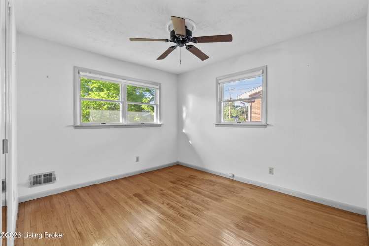 Listing Image 28