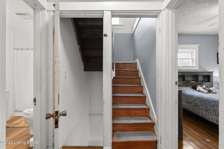 Listing Image 16