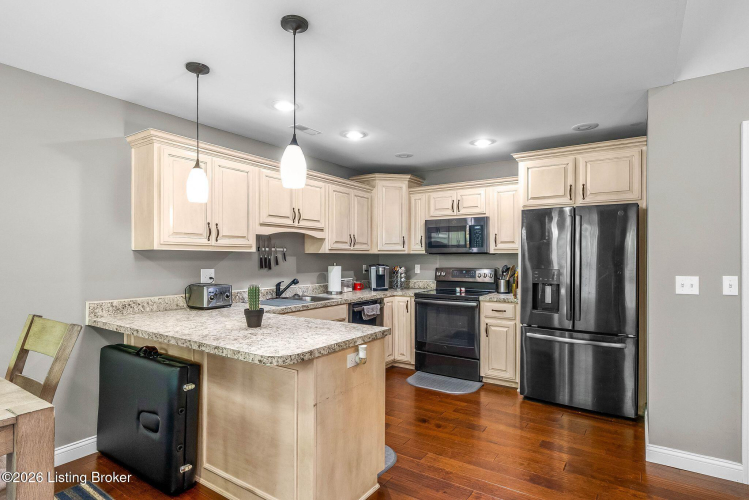 Listing Image 12
