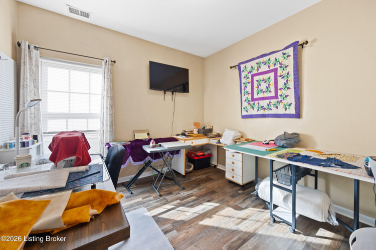Listing Image 16