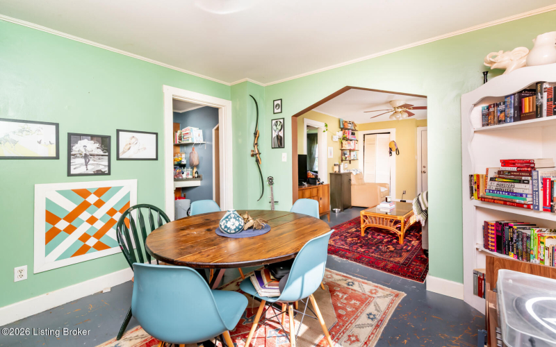 Listing Image 11