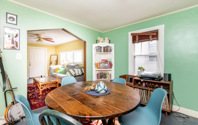Listing Image 12