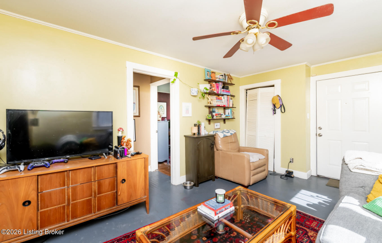 Listing Image 6