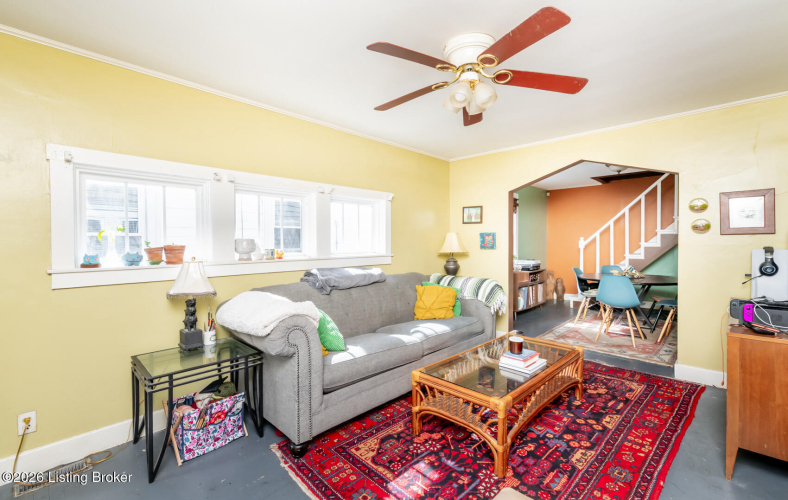 Listing Image 8