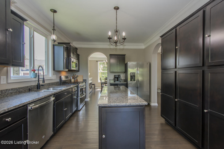 Listing Image 9