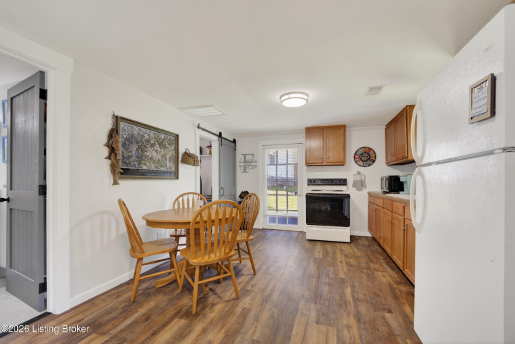 Listing Image 16