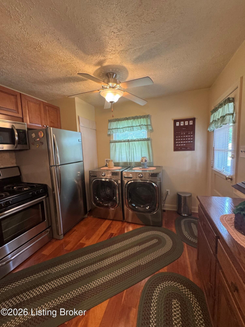 Listing Image 9
