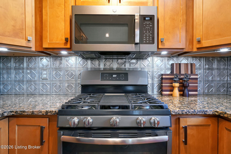 Listing Image 10