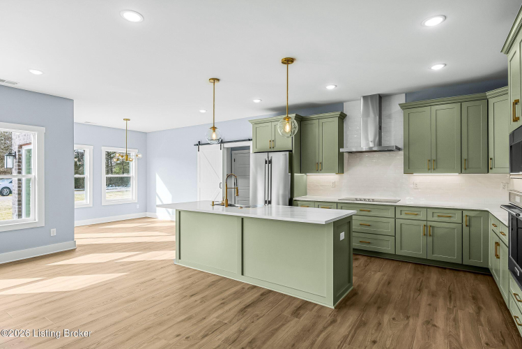 Listing Image 10