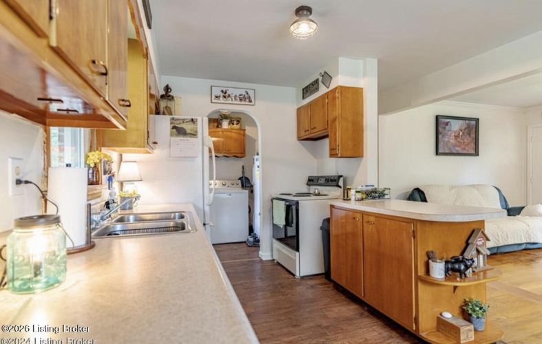 Listing Image 15