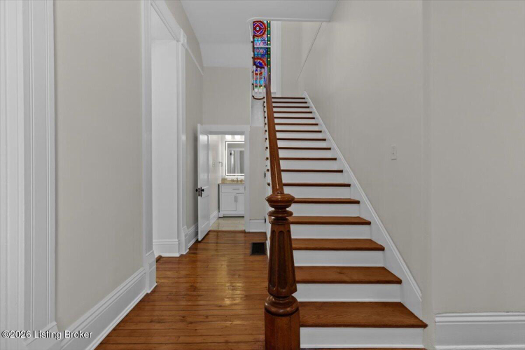 Listing Image 30