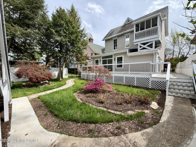 Listing Image 4