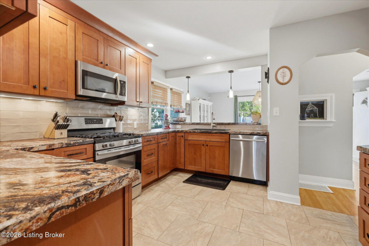 Listing Image 16